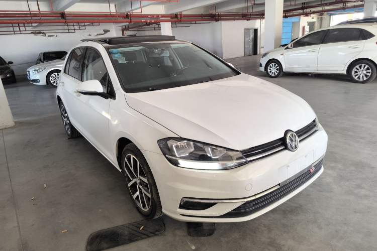 Used Volkswagen Golf 2020 Zhiai Edition 200TSI DSG Comfortable & Ambitious Version Exterior 1