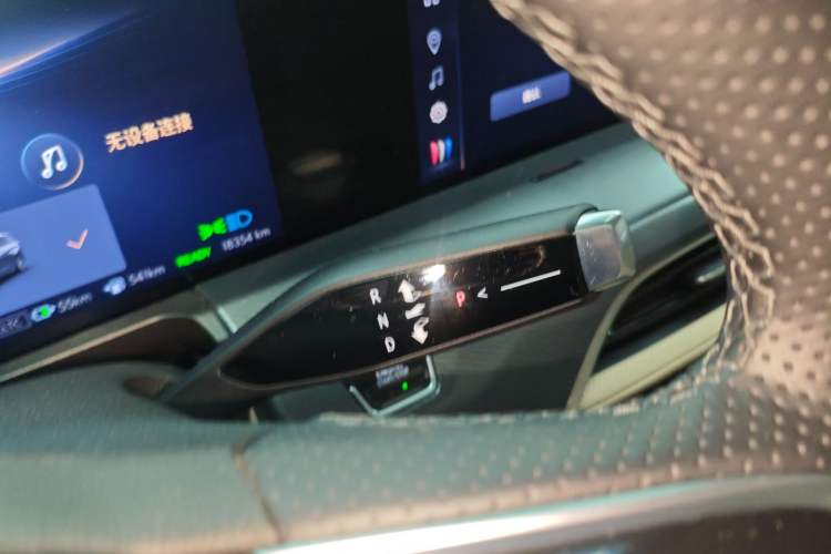 Used Buick GL8 New Energy 2025 Lu Shang Luxury Edition 7-Seater
