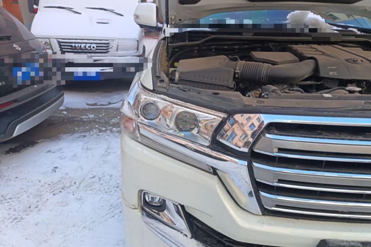 Used Toyota Land Cruiser 2019 4.0L Iron Wheels Refrigerator with Electric Base Basic Version—Middle East
