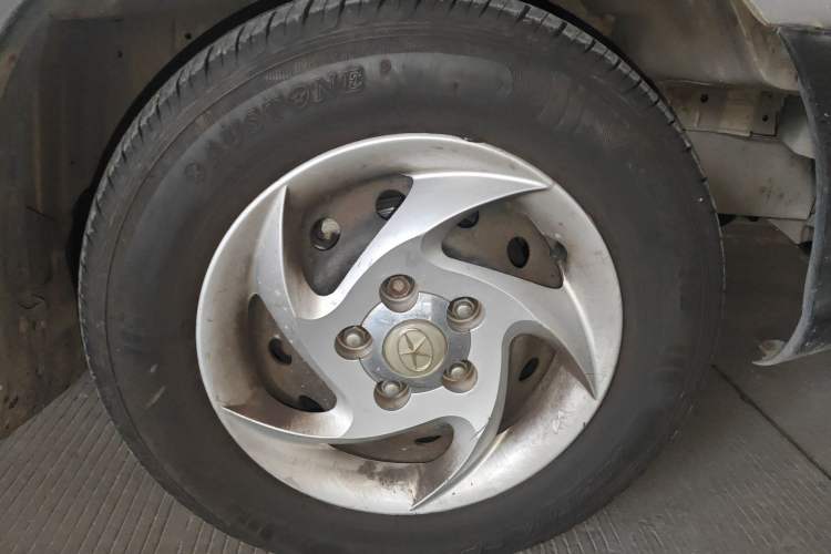 Used JAC Group Refine 2011 2.4L Colorful Journey Gasoline Standard Edition HFC4GA1-C
