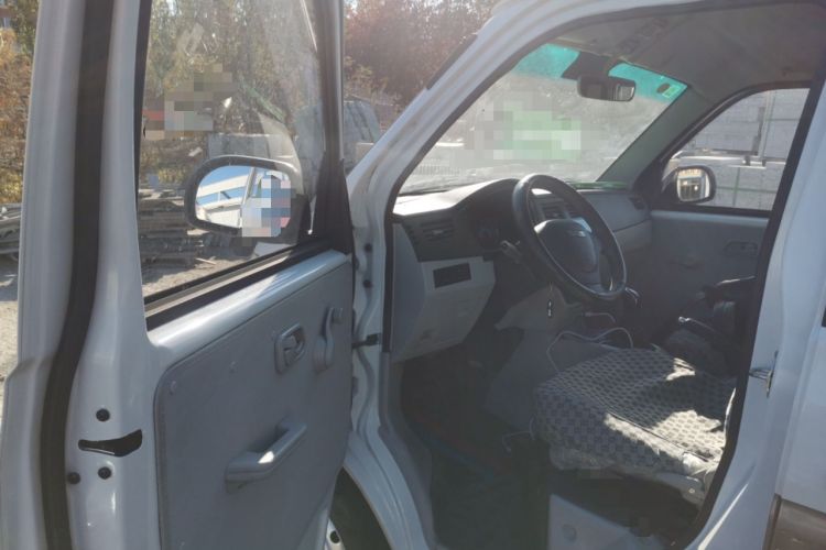 Used Jinbei New Hiace X30L CNG 2023 70L CNG Wealth Edition 6/7-seater Bus Non-Air-Conditioned Model SWCC15M