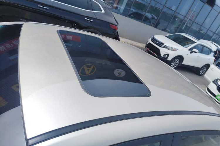 Used Geely Auto Emgrand GL 2017 1.3T Manual Elite Model Roof