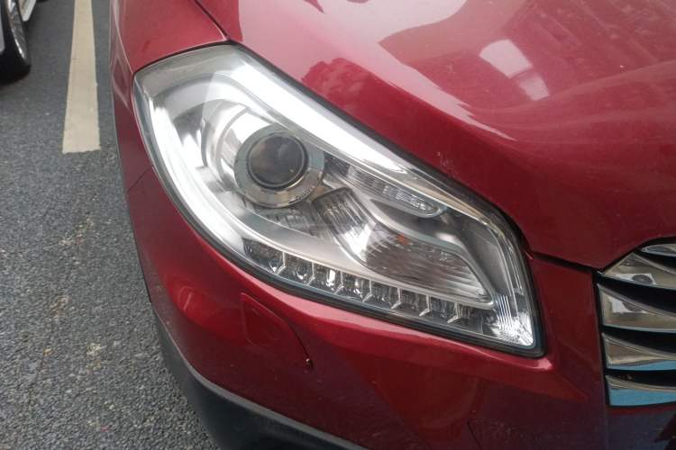 Used Suzuki S-Cross 2014 1.6L CVT Two-Wheel Drive Elite Version
