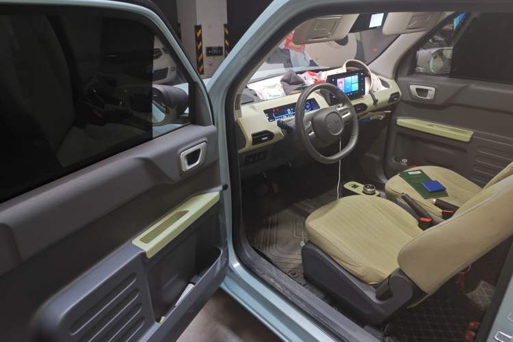 Used Geely Galaxy Panda 2023 Panda Mini 120km Asian Games Edition Driver Seat