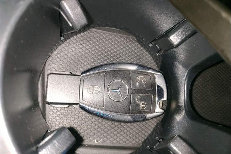 Used Mercedes-Benz GLC 2019 GLC 260 L 4MATIC Dynamic Model Vehicle Key