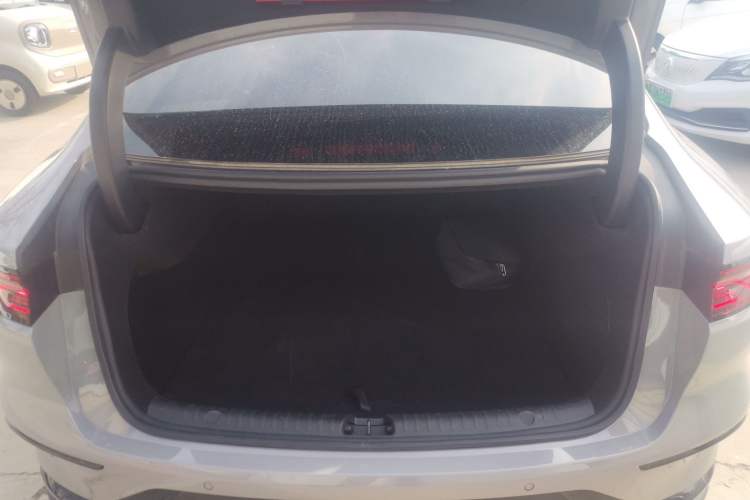 Used BYD Han 2025 EV with 701 km of Laser Radar-Enabled Intelligent Driving
