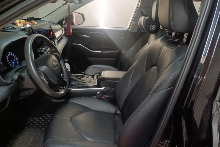 Used Toyota Highlander 2022 Dual-Engine 2.5L Four-Wheel Drive Prestige Version 7 Seats
