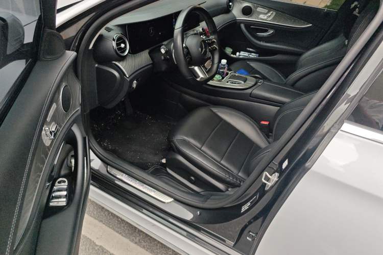 Used Mercedes-Benz E-Class New Energy 2022 E 350 e L Plug-in Hybrid Sports Sedan Driver Seat