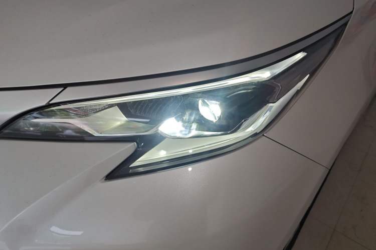 Used Toyota SIENNA 2024 2.5L Hybrid Four-Wheel Drive Luxury Edition