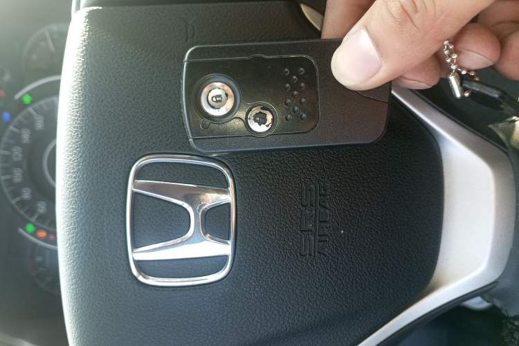 Used Honda CR-V 2013 2.4L two-wheel drive luxury version