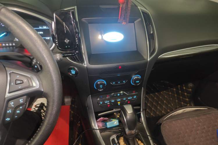 Used Ford Edge 2018 EcoBoost 245 Two-Wheel-Drive Titanium 7-Seater China V Standard
