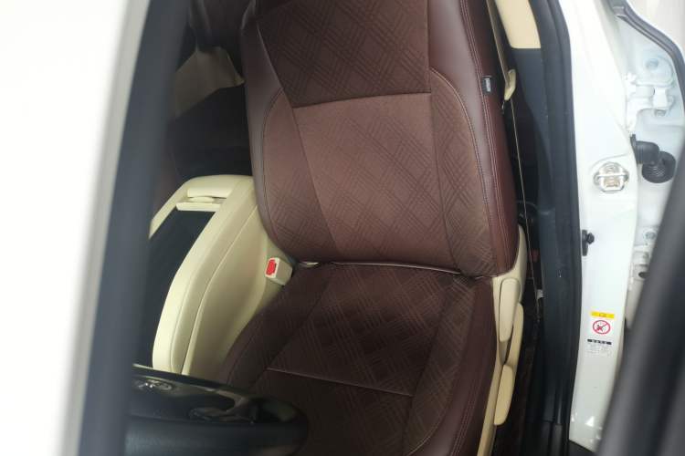 Used Toyota Highlander 2021 2.0T Four-Wheel Drive Elite Edition 7-Seater Left Front Seat