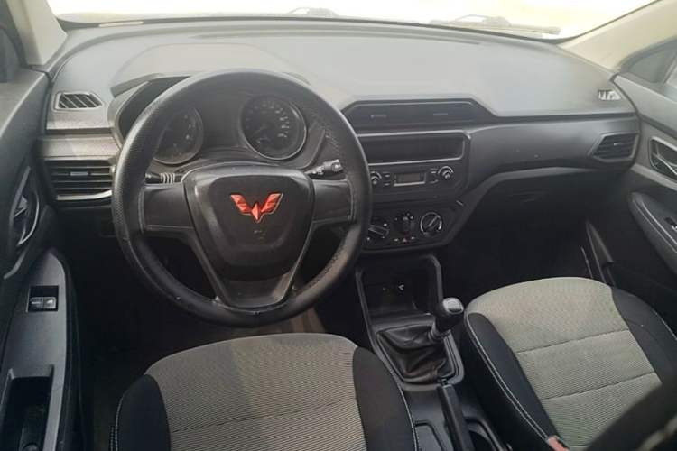 Used Wuling Hongguang 2021 1.5L S Base Version LAR
