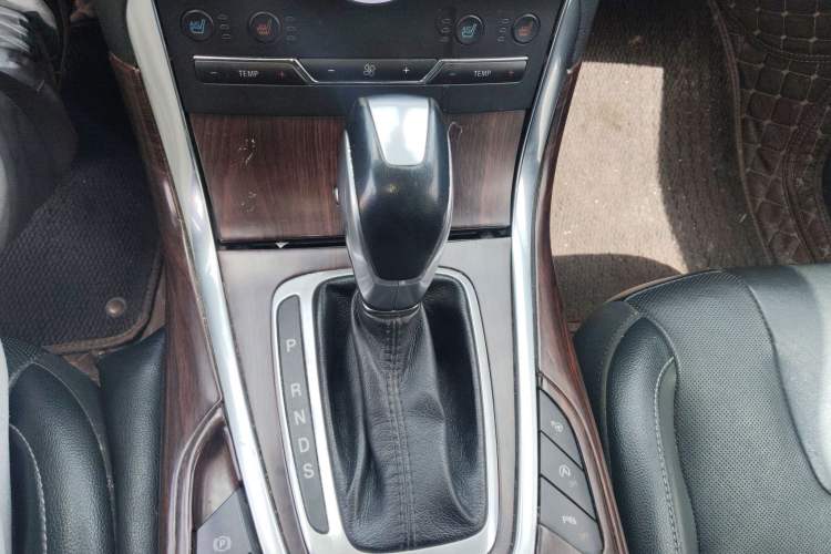 Used Ford Edge 2017 EcoBoost 245 Four-Wheel-Drive Flagship 7-Seater
