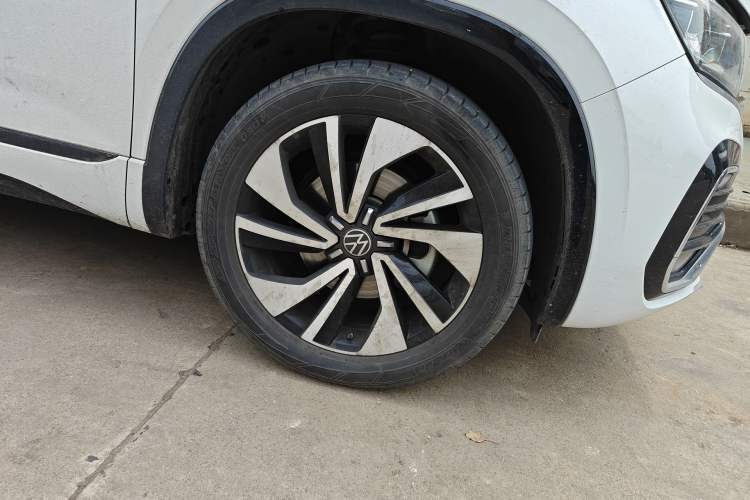 Used Volkswagen Tayron X 2020 330TSI Two-Wheel Drive Luxury Smart Connectivity Version Right Front Wheel Hub