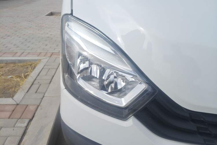 Used Iveco Eurocargo 2021 2.0T Manual Super-Rui Short Wheelbase Low-Roof Side-Hinged Door F1A