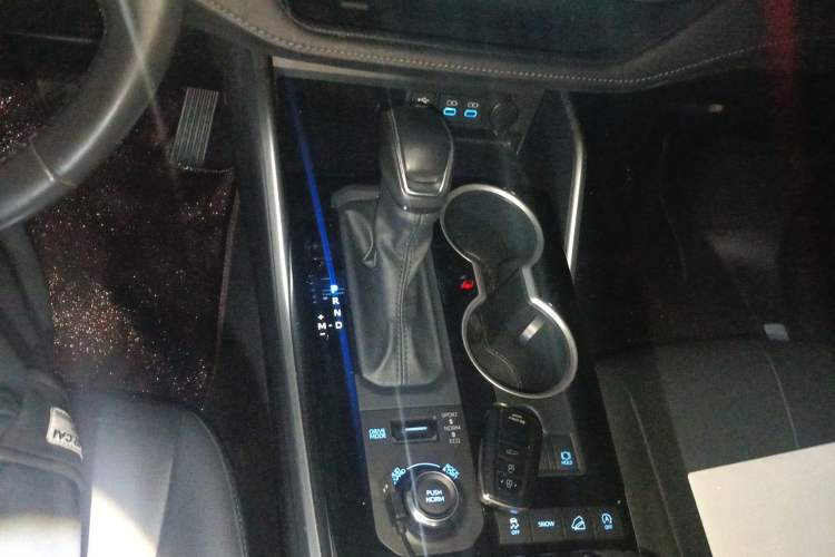 Used Toyota Highlander 2022 380T Four-Wheel Drive Prestige Edition 7-Seater Gear Lever