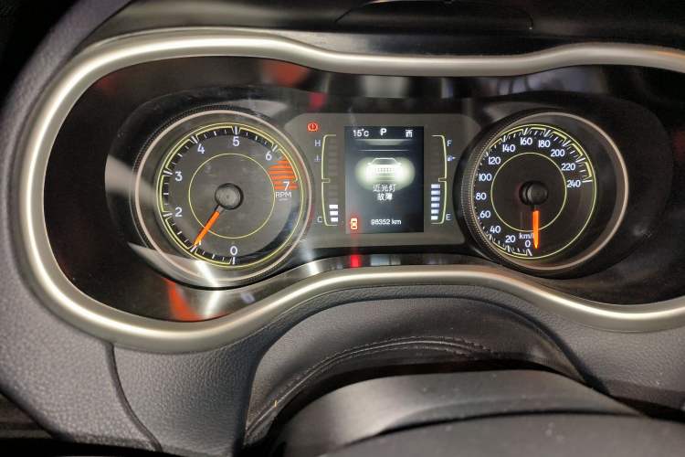 Used Jeep Cherokee 2016 2.4L Leading Edition
