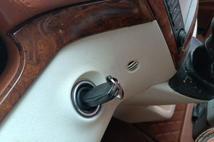 Used Mercedes-Benz Vito 2013 3.0L Elite Edition Vehicle Key