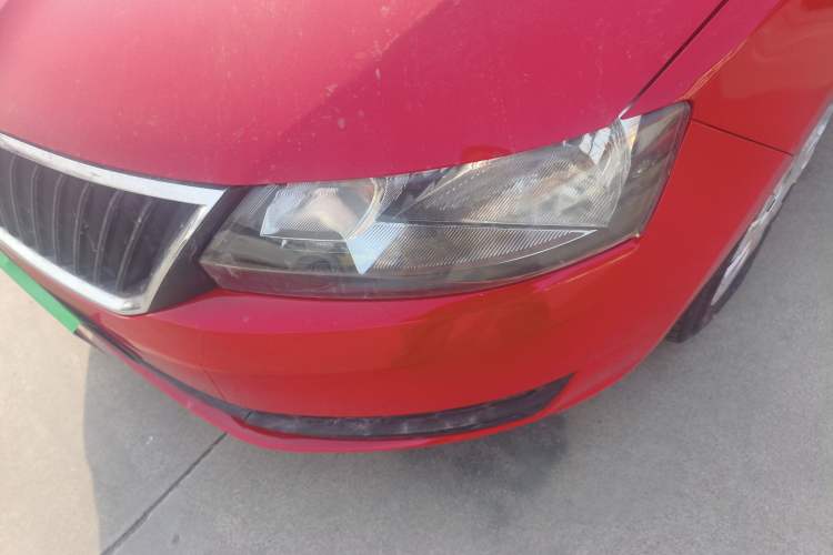 Used Skoda Rapid Spaceback 2016 1.4L Manual Front-Wheel Drive Version
