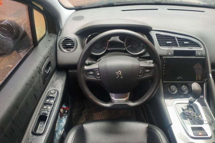 Used Peugeot 3008 2019 350THP Automatic Leading Edition Steering Wheel