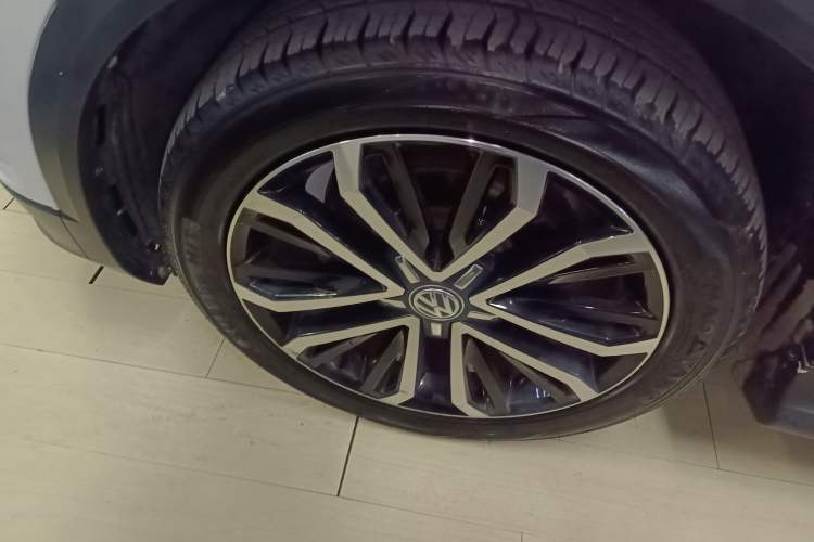 Used Volkswagen T-ROC 2019 280TSI DSG Four-Wheel Drive Luxury Version China V Standard