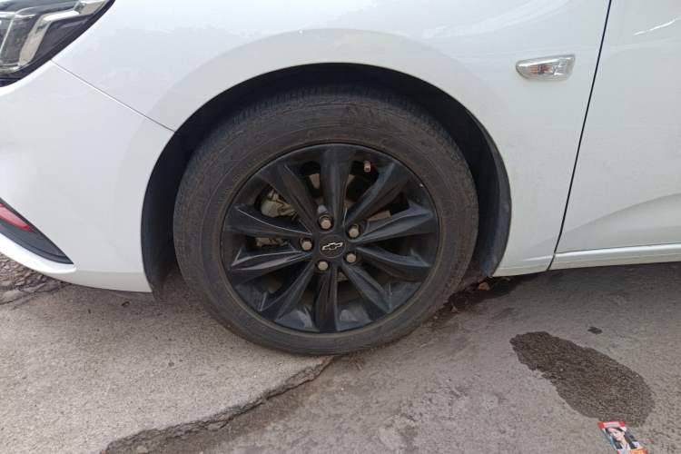 Used Chevrolet Monza 2020 Light Hybrid Redline 320T Dual-Clutch Joyful Edition