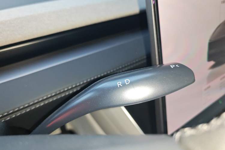 Used Tesla Model Y L 2025 Model Long-Range All-Wheel-Drive Version