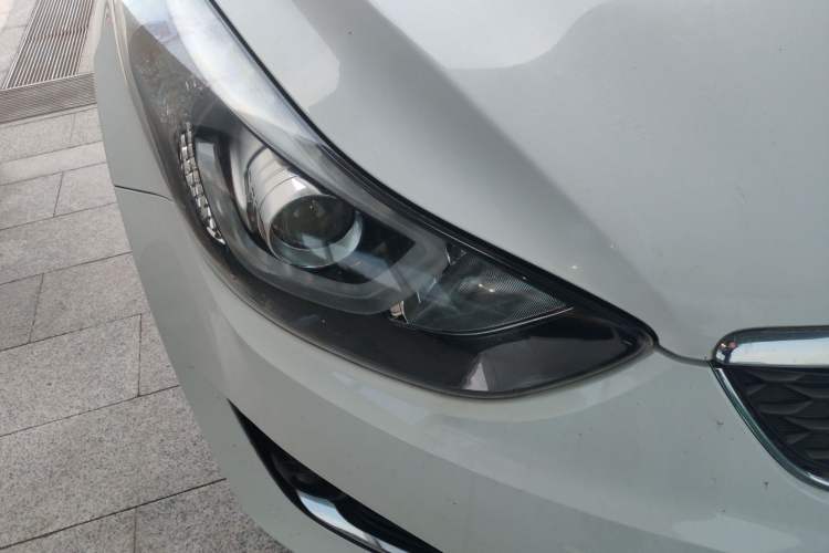 Used Hyundai Elantra (5th Generation / Langdong) 2016 1.6L Automatic Smart Version
