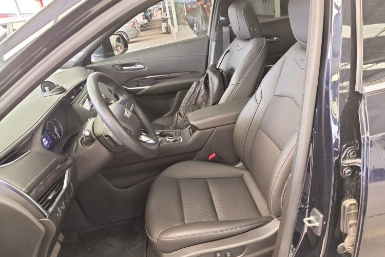 Used Cadillac XT4 2021 28T Two-Wheel Drive Tech Edition
