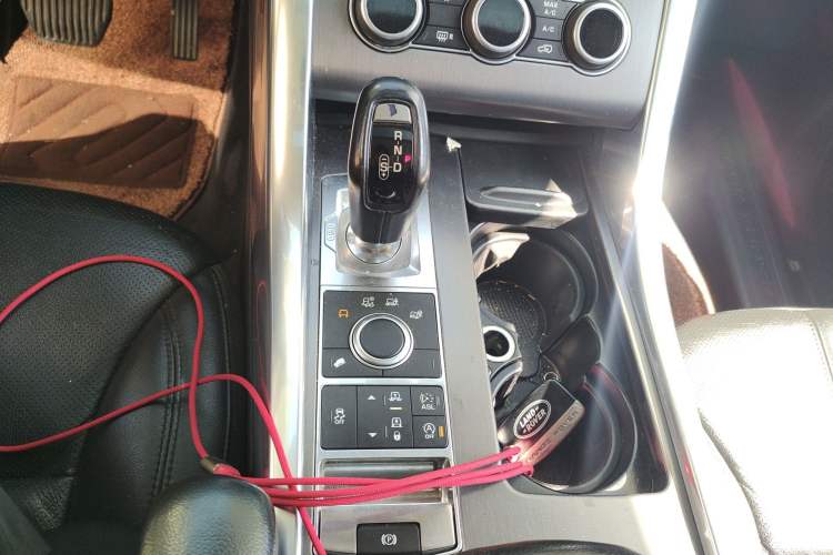 Used Land Rover Range Sport 2016 3.0 SDV6 HSE Gear Lever