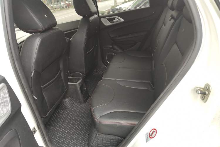 Used Brilliance V3 2015 1.5T Automatic Flagship Model Left Rear Seat