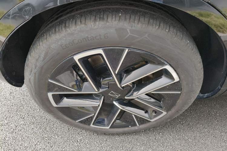 Used Avatr 11 2024 630 Rear-Wheel Drive Edition with Three Lasers Right Rear Wheel Hub