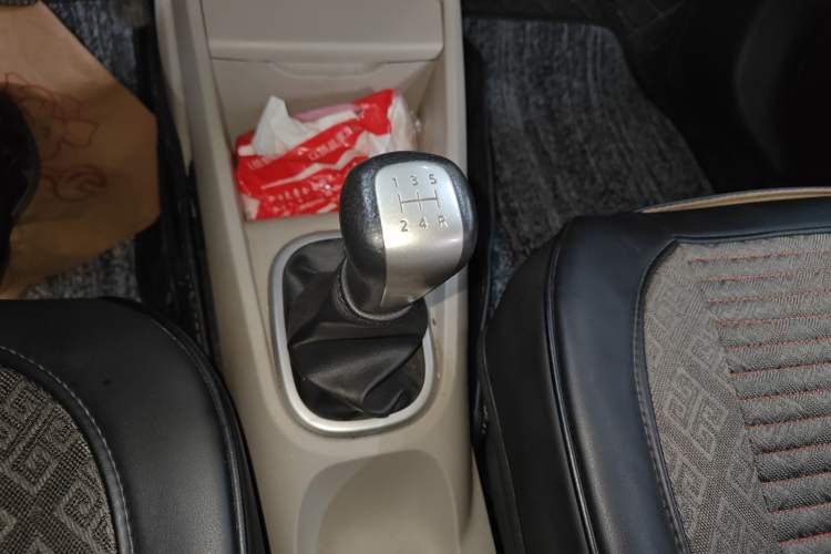 Used Venucia R50 2016 1.6L Manual Elite Edition
