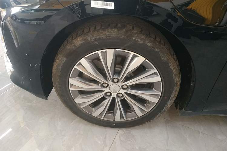 Used Hongqi E-QM5 2024 610 km PLUS
