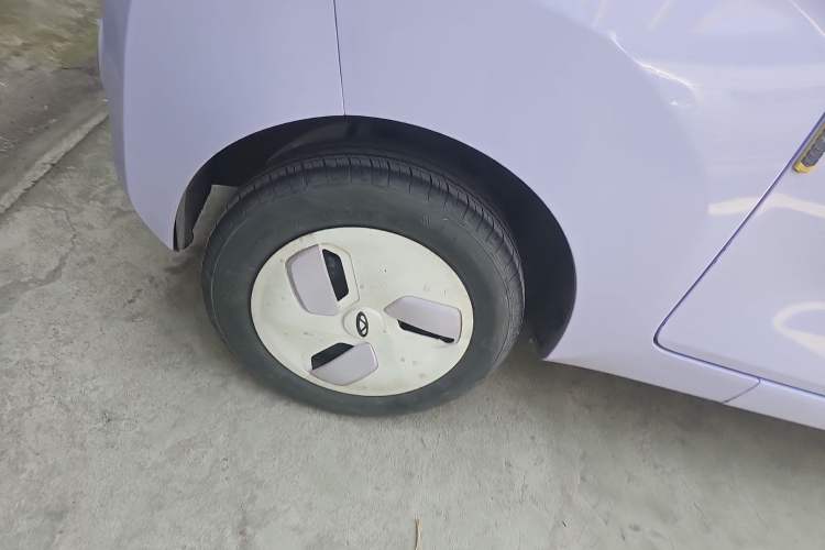 Used Chery QQ Ice Cream 2022 170km Sundae Phosphate Lithium-Ion Right Rear Wheel Hub