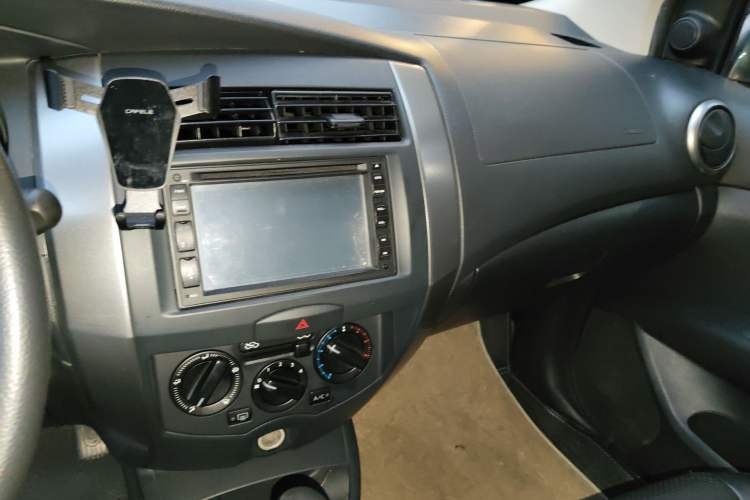 Used Nissan Livina 2010 Jingrui Edition 1.6L Automatic Smart High-End Model
