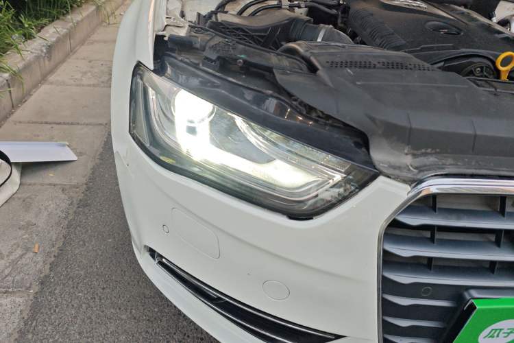 Used Audi A4L 2013 35 TFSI Automatic Standard Model Right Front Headlight