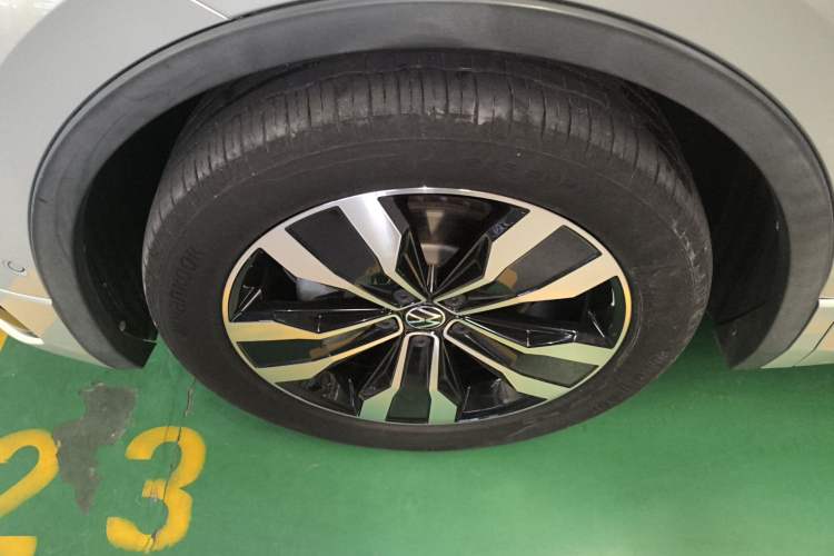 Used Volkswagen Tiguan L 2023 330TSI Automatic Two-Wheel Drive R-Line Enjoyment Edition