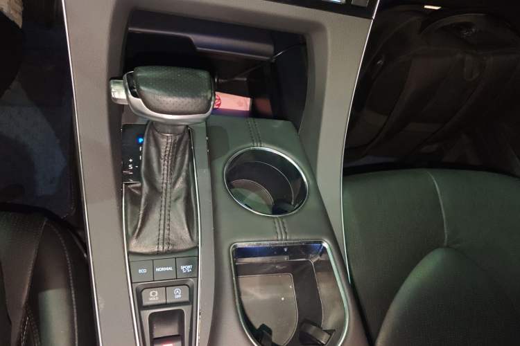 Used Toyota Avalon 2019 2.5L Touring Premium Version China VI Standard