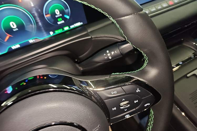 Used VOYAH FREE 2025 318 318 km Rear-Drive Touring Edition