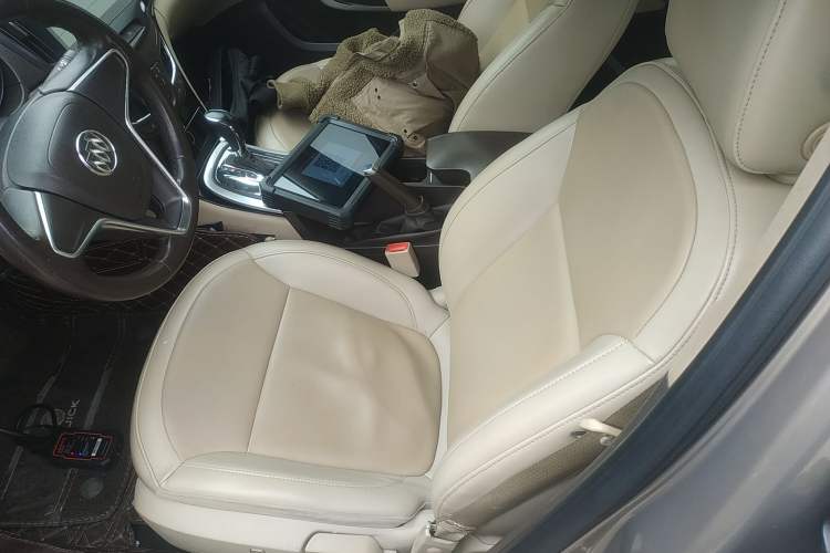 Used Buick Regal 2015 2.0L Leading Fashion Edition
