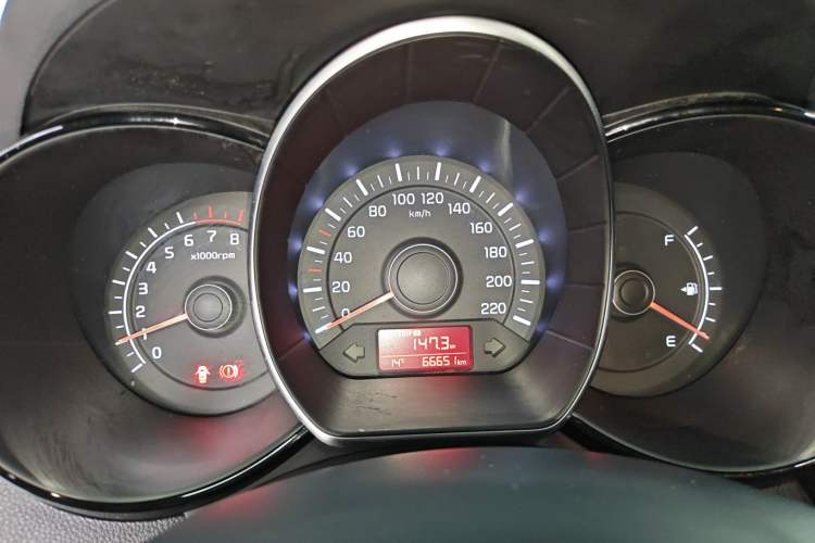 Used Kia K2 2015 Sedan 1.4L MT GLS