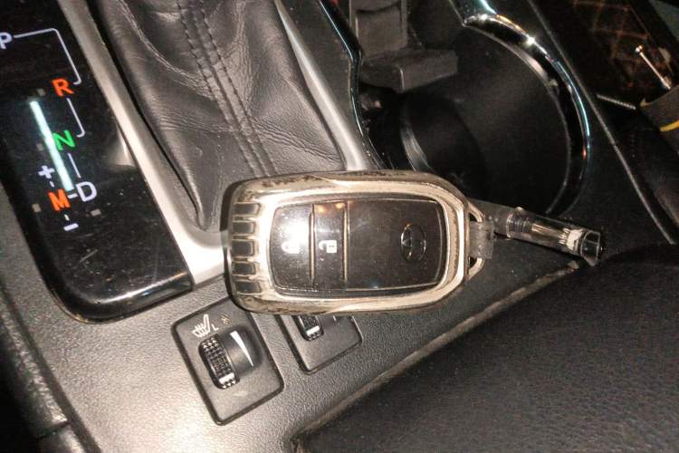 Used Toyota Highlander 2018 2.0T Four-Wheel Drive Luxury Edition 7 Seats China V Emission Standard