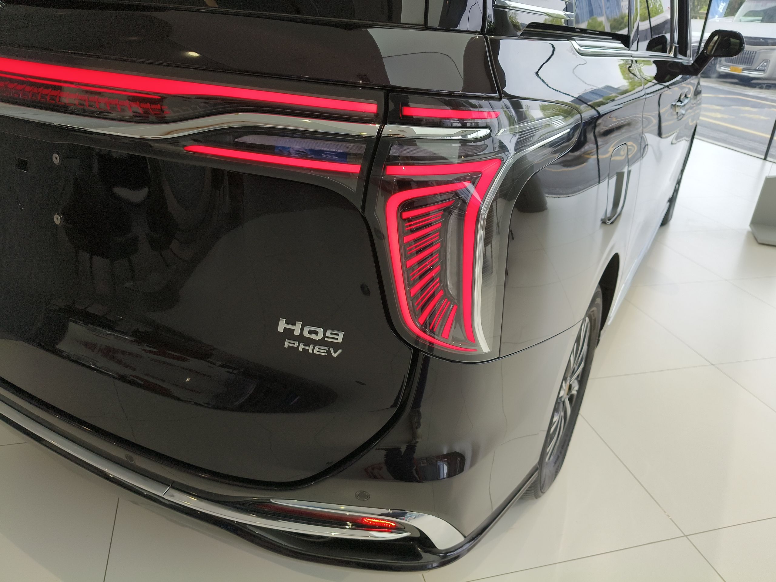 Hongqi HQ9 PHEV 2024 2.0T Four-Wheel Drive Business Edition — снимка 9