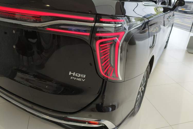 Used Hongqi HQ9 PHEV 2024 2.0T Four-Wheel Drive Business Edition Right Rear Taillight