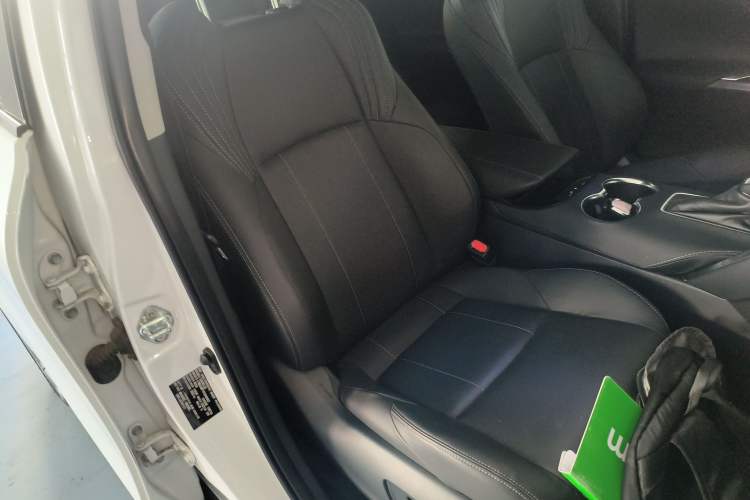 Used Toyota Harrier 2023 2.0L CVT Two-Wheel Drive Deluxe Edition
