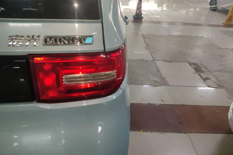 Used Wuling Hongguang MINIEV 2020 Enjoyment Model Lithium Iron Phosphate Right Rear Taillight