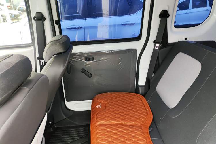 Used Wuling Zhiguang New Energy 2025 Model 305km Ambitious Edition