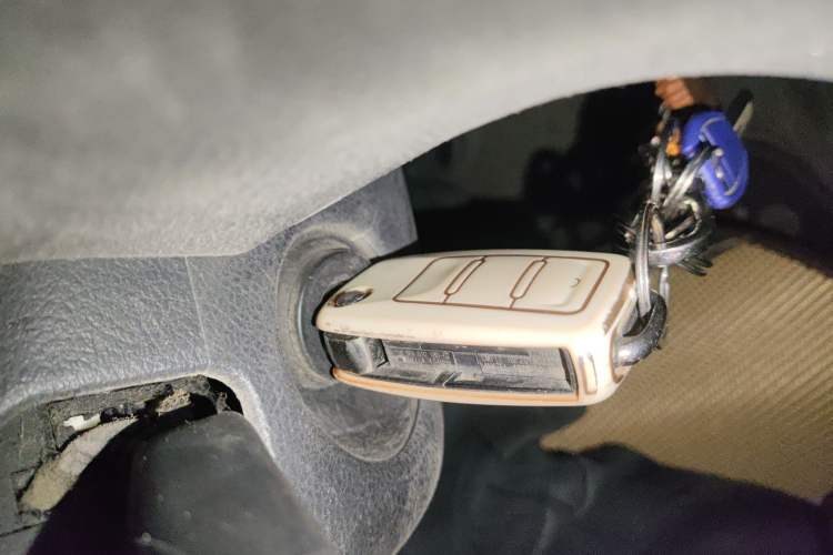 Used Volkswagen Polo 2014 1.4L Manual Fashion Edition
